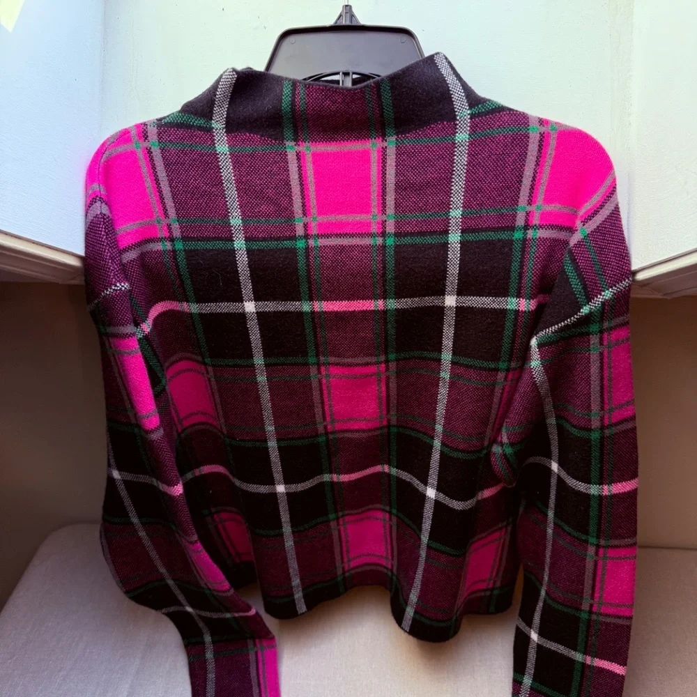 Tahari Pink and Black Plaid Funnel Neck Preppy Sweater Size Medium